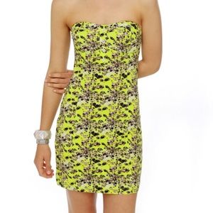 Volcom “Hey Poppy” Neon Green Strapless Floral Dress – Size XS
